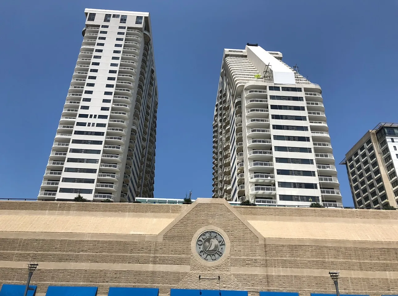 1 bed, 1.5 bath, 872 sqft, $2,400 — Photo 3