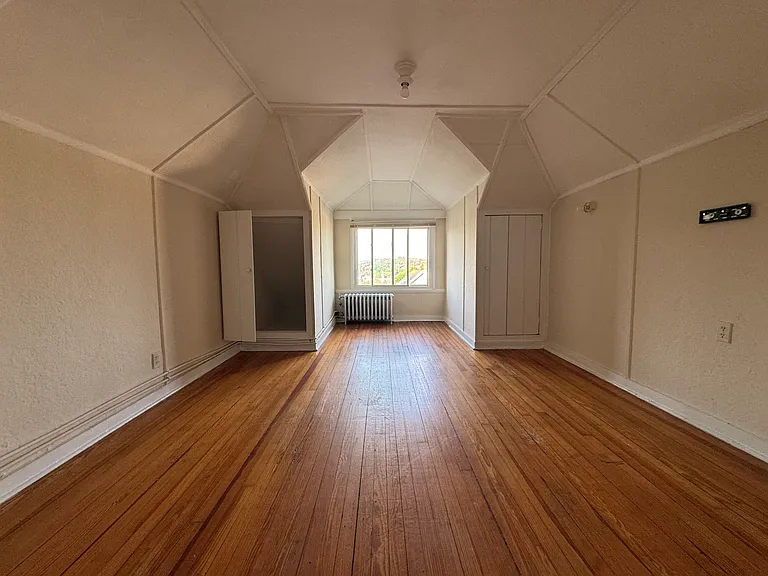 256 Congress Ave #3 — Photo 2
