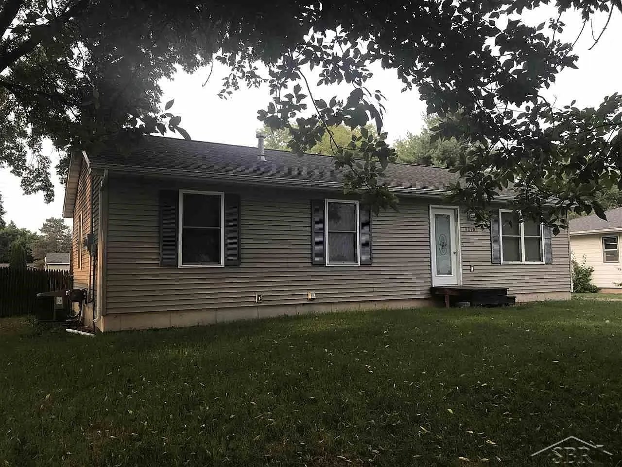 9810 W Freeland Rd photo 1