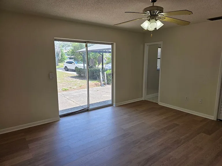 5015 Darlington Rd — Photo 21