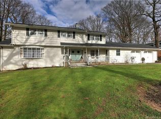43 Partridge Ln, Trumbull, CT 06611