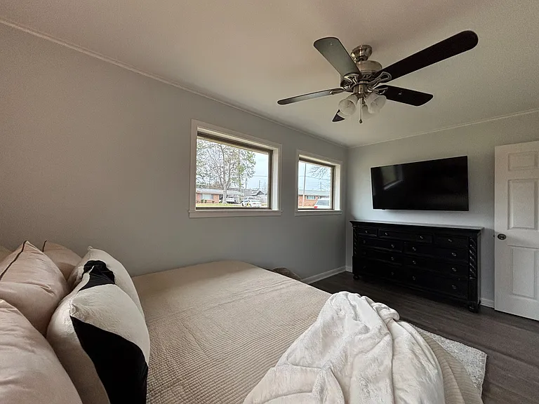 3506 Robinhood Ln — Photo 18