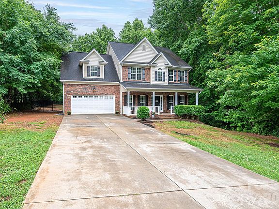 3rd image of 105 Tanager Ln