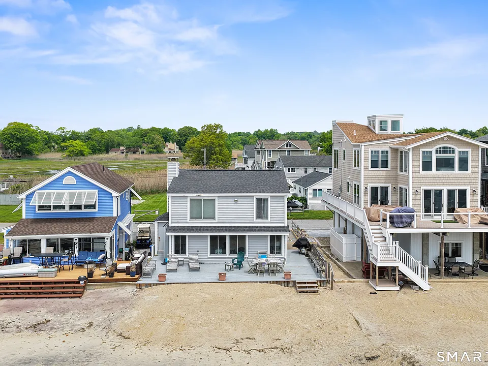 33 Beach Rd W