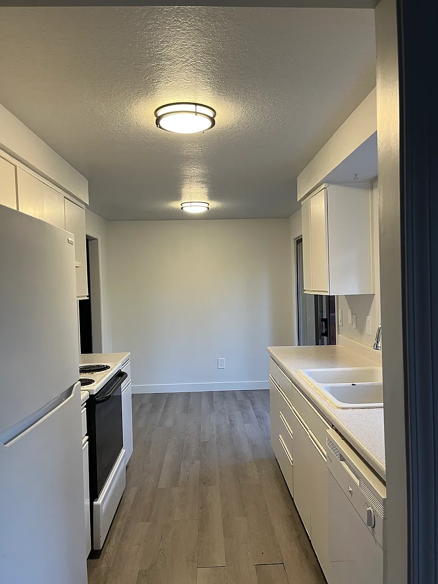 Building Photo - 4995 SW 168th Pl