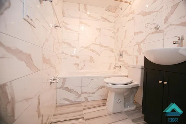 Rented by EXR | media 18