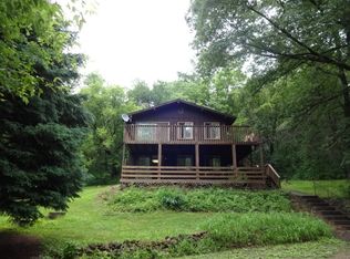 6285 Hillside School Rd, Spring Green, WI 53588