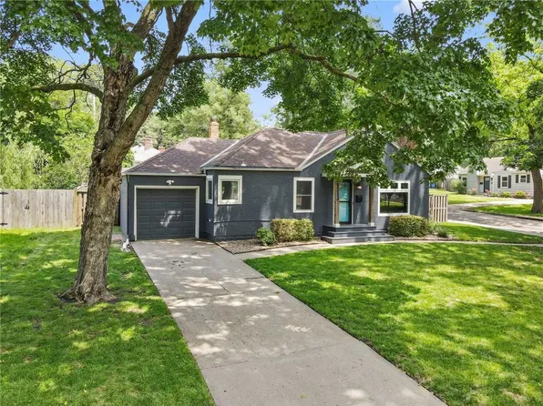 5213 Rosewood Dr, Roeland Park, KS 66205