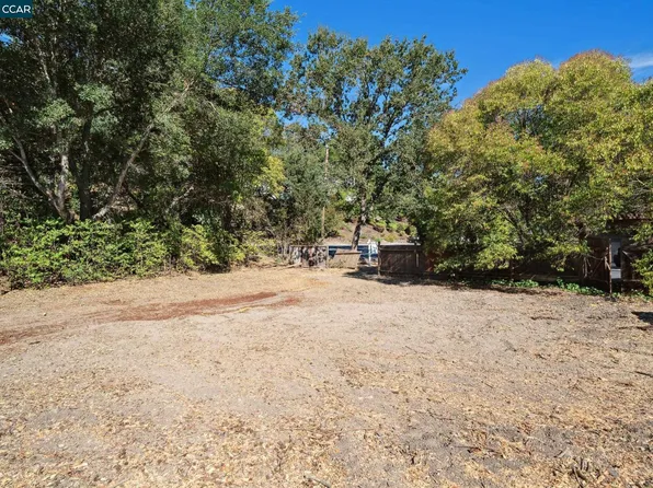 3981 S Peardale Dr, Lafayette, CA 94549