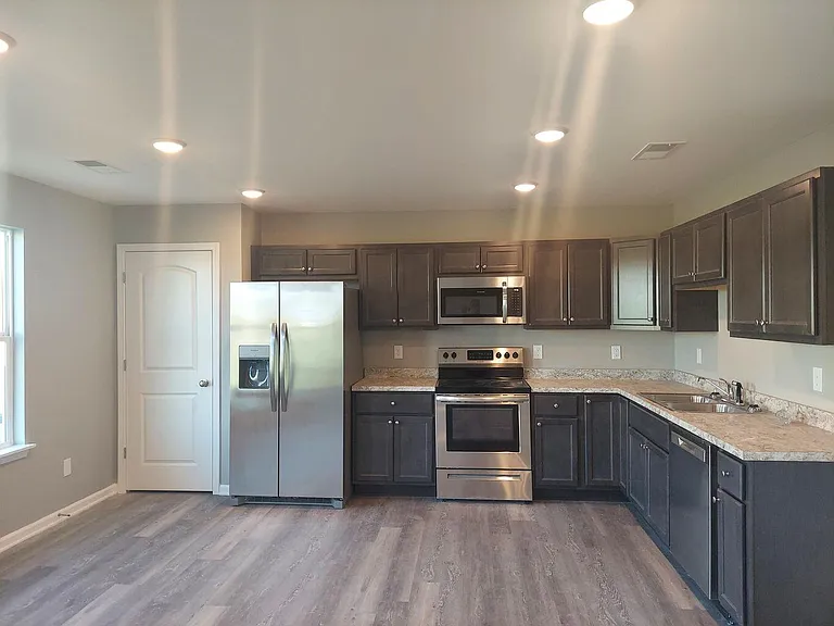 103 Tyler Way — Photo 2