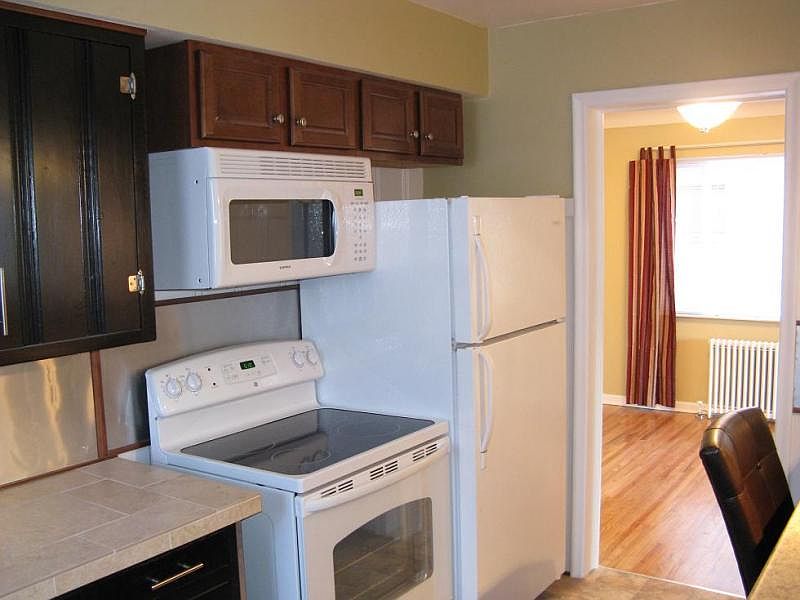 1st image of 3034 Algonquin Pkwy