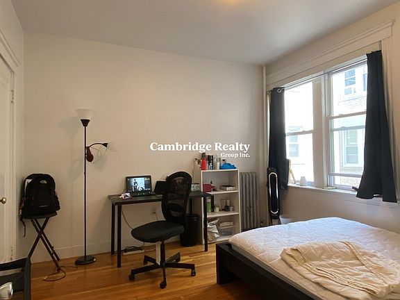 3rd image of 95 Park Dr #8T
