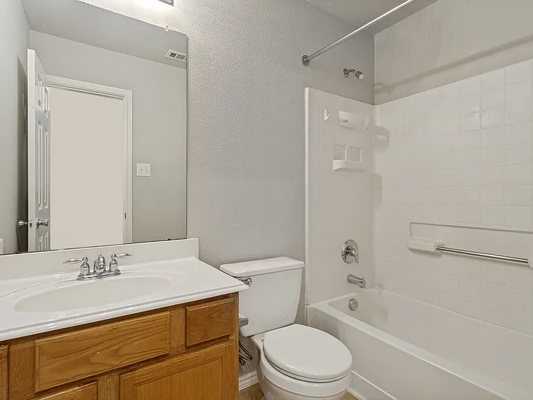 1817 Heron Dr — Photo 24
