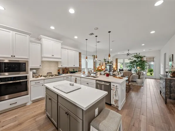 15718 Autumn Sun Ct, Conroe, TX 77302