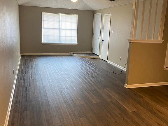 4th image of 1724 Preston Dr #1724