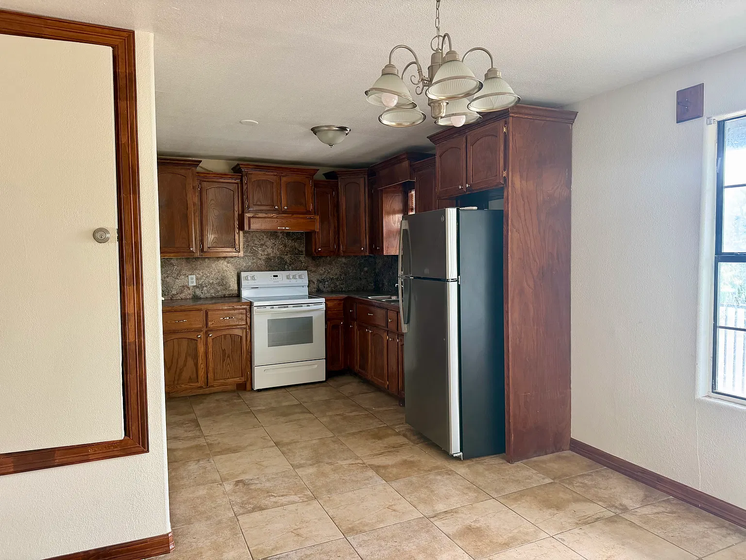 2 bed, 754 sqft, $675 — Photo 2
