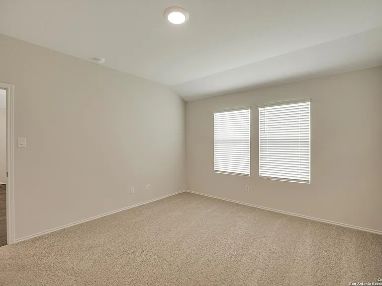 728 Armadillo Dr — Photo 14