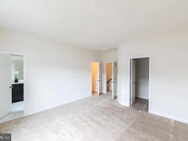 206 Apsley Ter — Photo 10