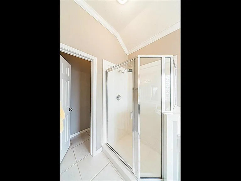 24023 Northshire Ln — Photo 19
