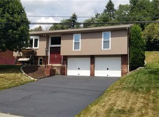 302 Tangelo Dr, Clairton, PA 15025