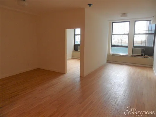 Rented by City Connections Realty | media 16