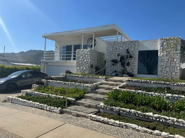 18145 Kingsport Dr, Malibu, CA 90265