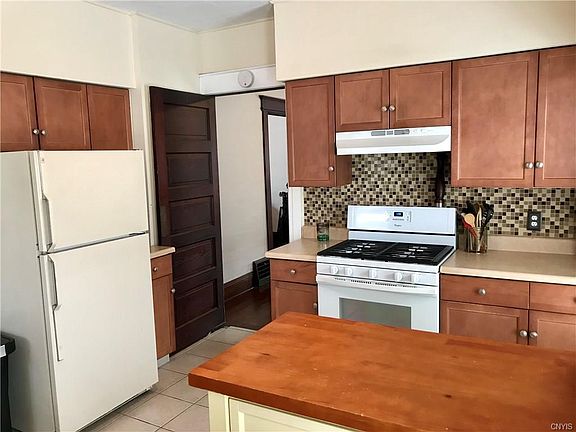 3rd image of 131 Berkshire Ave