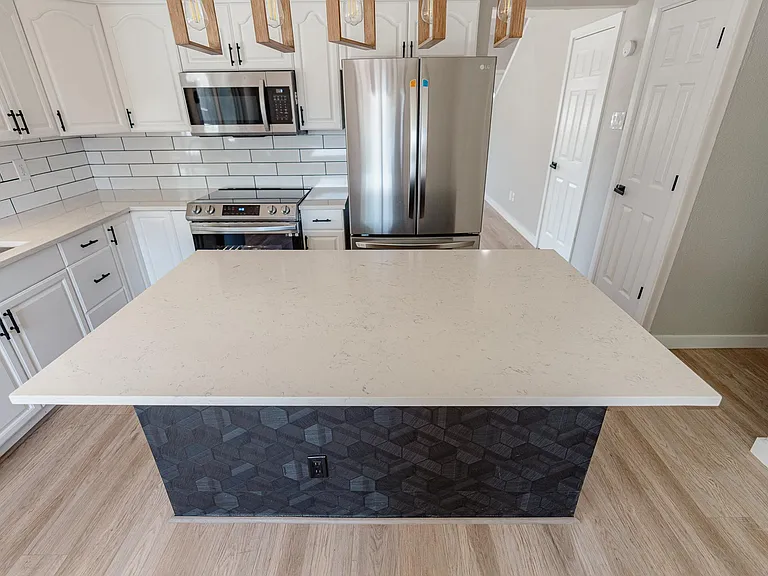 2027 Lucerne Cir — Photo 11