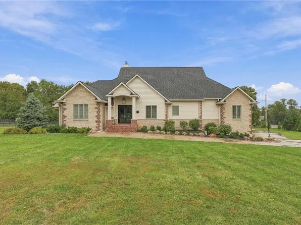 17877 Bond Ave, Overland Park, KS 66221