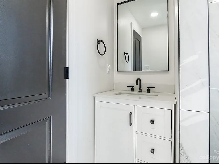 826 Hamrick St — Photo 5