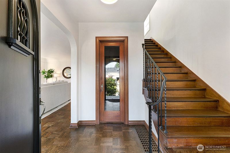 2nd image of 413 Lynn Street