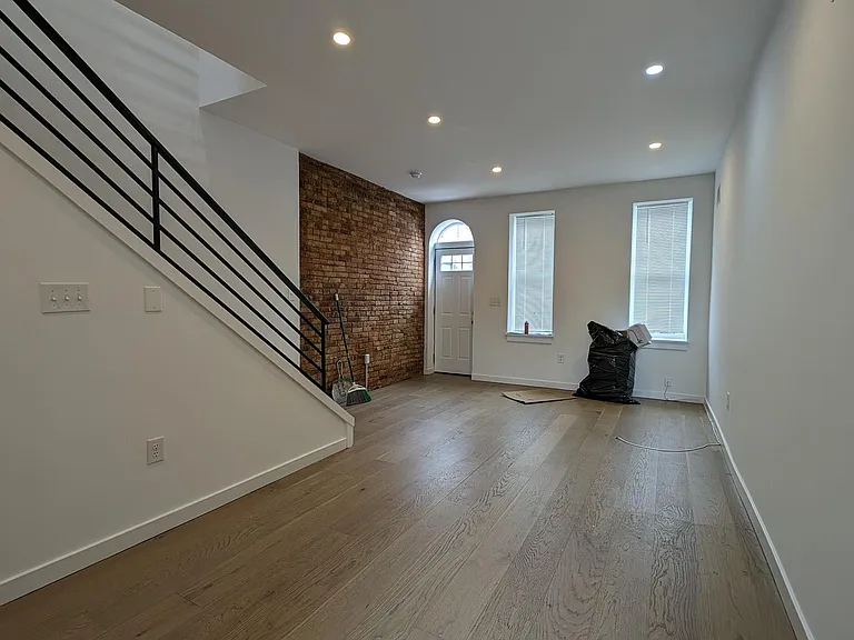 2232 N Mascher St — Photo 5