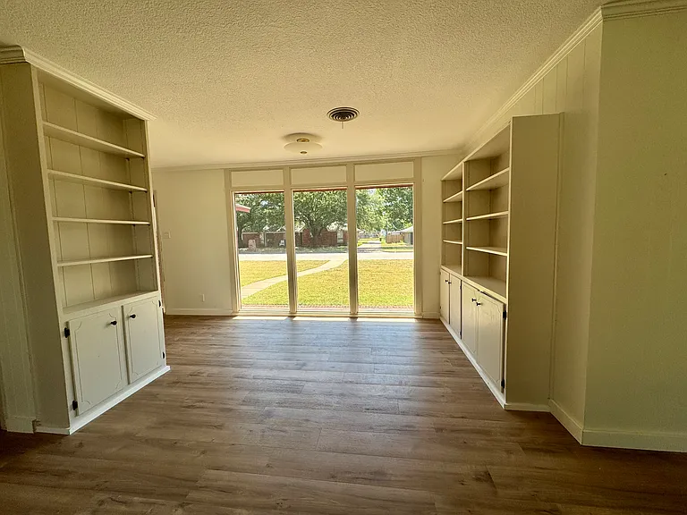 910 S Harrison St — Photo 13
