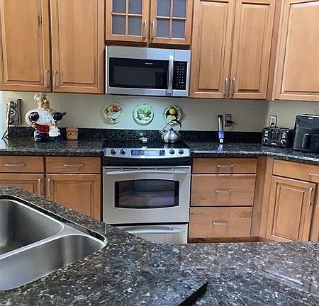 5th image of 208 NW 101st Ave