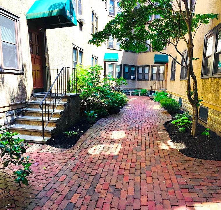 Entrance to Oak Terrace
