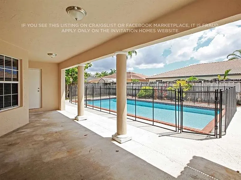 17111 SW 153rd Pl — Photo 17