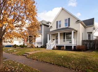 2008 15th St A, Moline, IL 61265