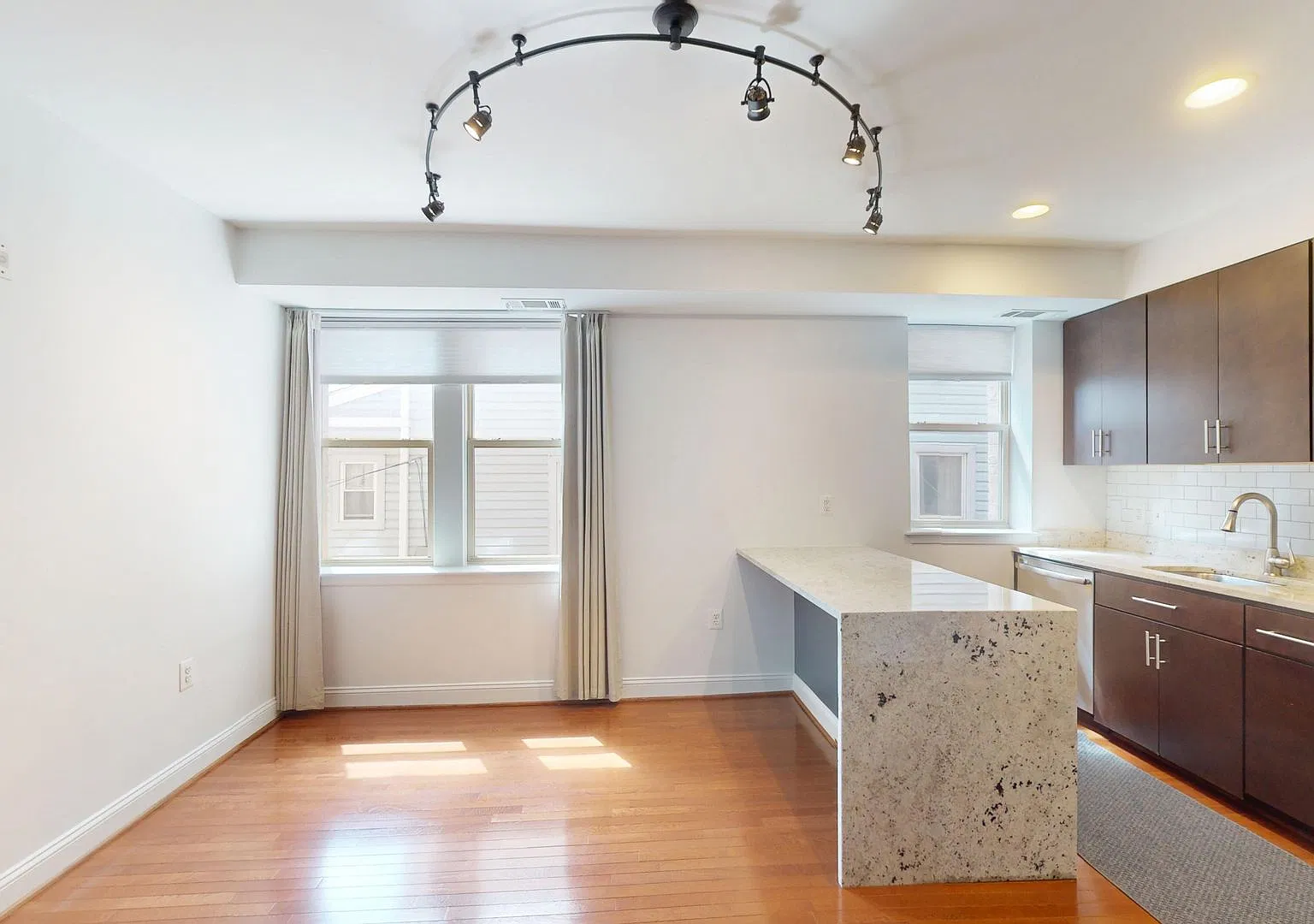 Eckington Spacious One Bedroom W/Roof Top & Washer/Dryer In Unit — Photo 4