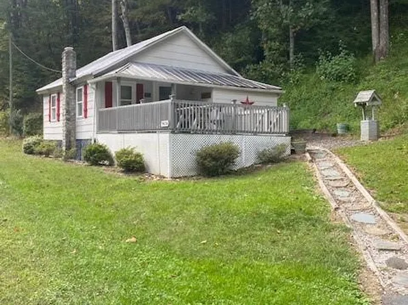 9636 N Old State Highway 16, Millers Creek, NC 28651