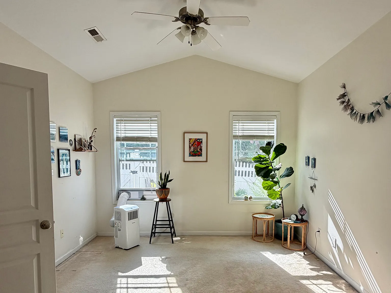 3 bed, 2.5 bath, 1800 sqft, $2,000 — Photo 3