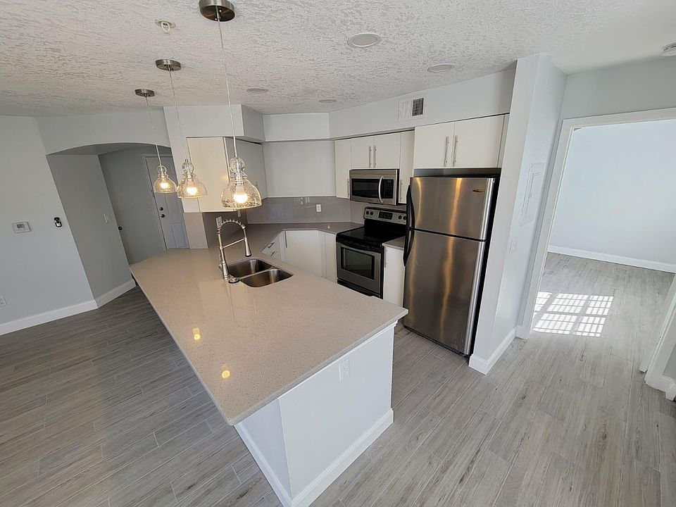 1st image of 7250 Westpointe Blvd APT 1012