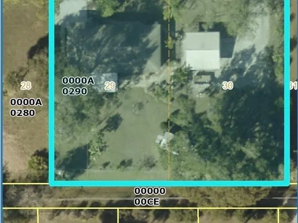 369 Lakeview Dr, North Fort Myers, FL 33917