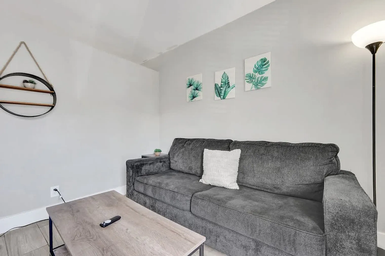 1 bed, 1.0 bath, 613 sqft, $2,666 — Photo 2