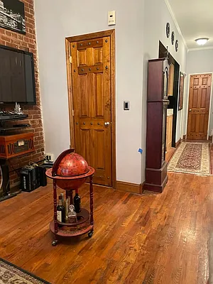 Sold by Manhattan Flats | media 2