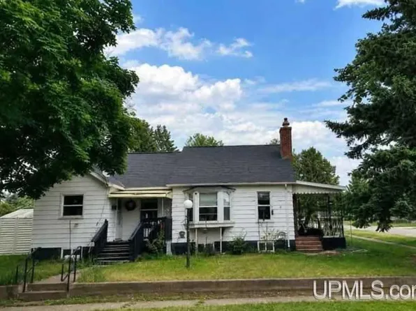 502 Stephenson St, Norway, MI 49870