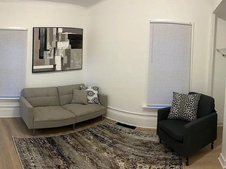 519 S Albany St #B — Photo 3