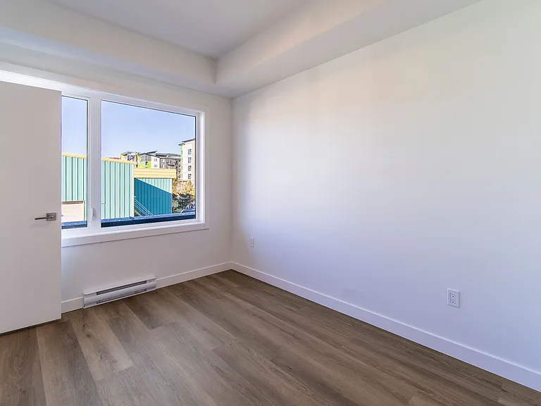 831 Orono Ave — Photo 11