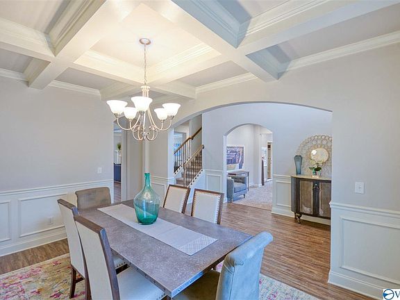 4th image of 812 Chesire Cove Ln