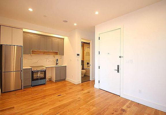 3rd image of 374 Throop Ave #4A