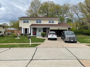 1375 Green Birch Ct, Fenton, MO